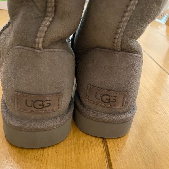 COPY - UGG Mid Calf Gray Men’s 8 or Women’s 9, NEW without box - Picture 2 of 15